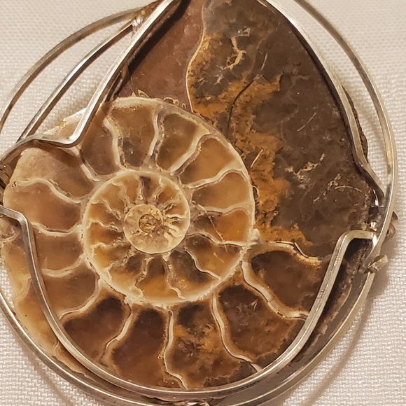 Unique Statement Set - Picture 4 of 6